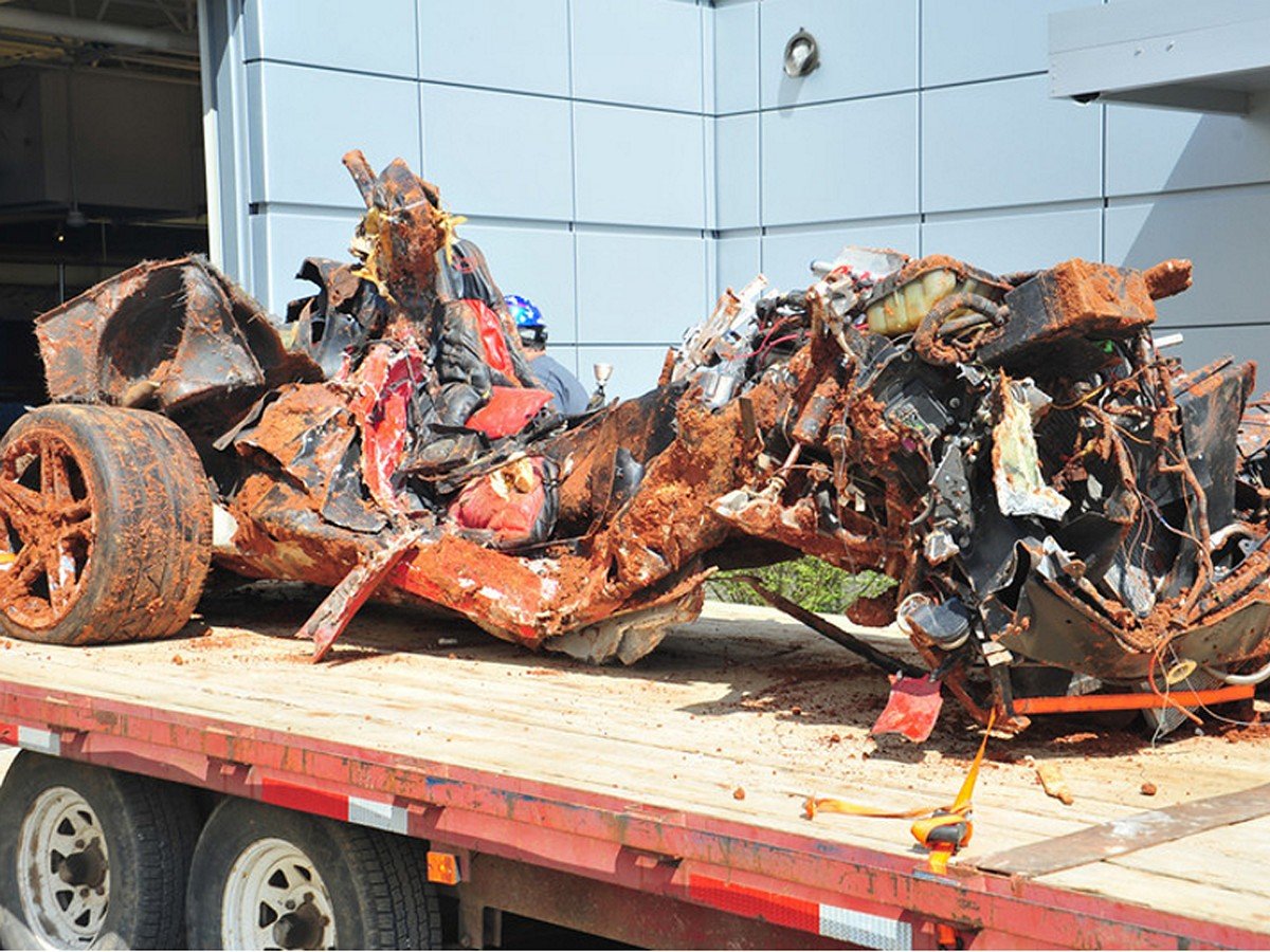 Eighth and Final Corvette Pulled from Corvette Museum Sinkhole