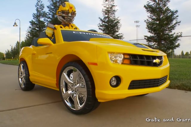 Video: Gabe and Garrett Unbox, Assemble "Bumblebee" Camaro SS