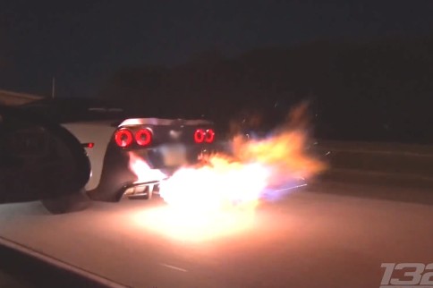 Video: C6 Corvette Hissing Fire on the Street!