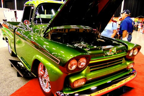 Video: A Sweet 1959 Chevy Pickup That Makes Green Look Good
