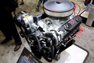 SEMA 2016: Surprise! Chevy Performance Unveils New Gen I Crate Motor