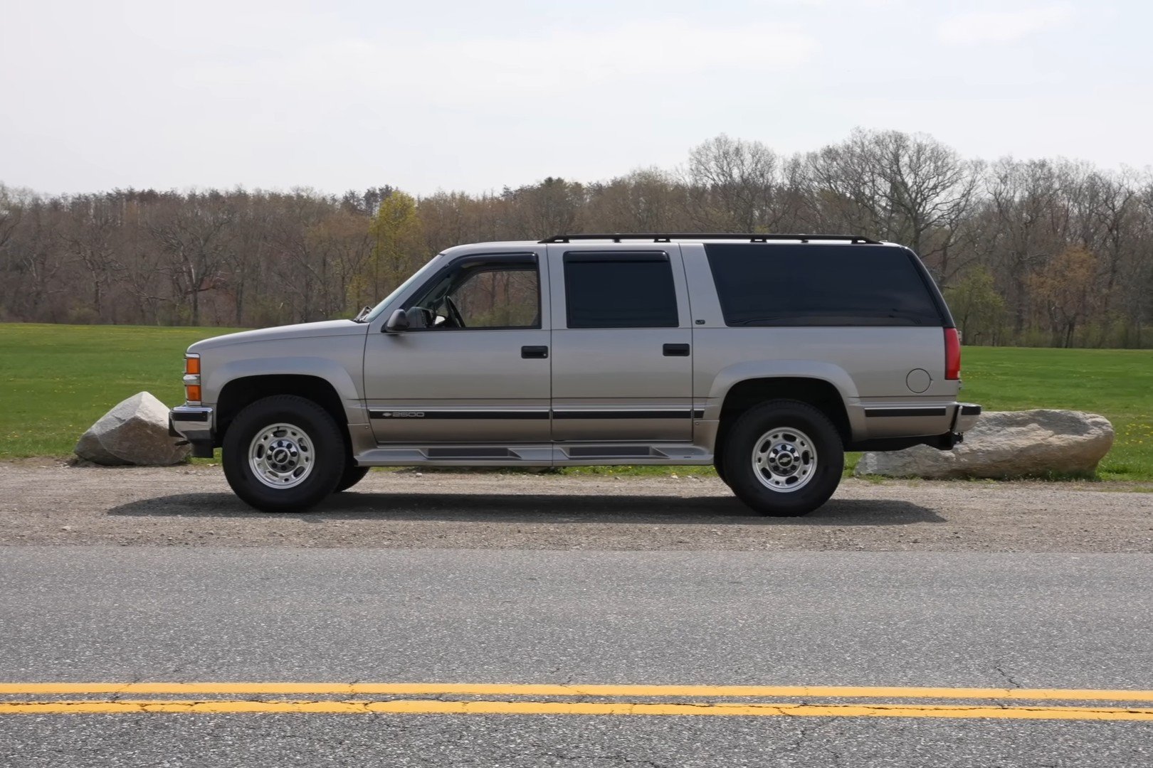 Tedward Drives A Chevy Suburban With An Insane 9.9L Big Block